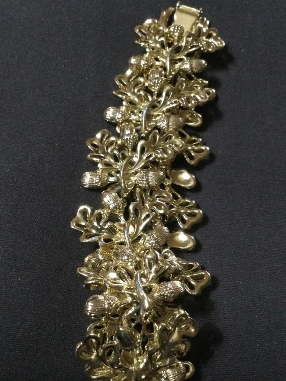 Vintage Oak Leaf & Acorn Bracelet - Picture 2 of 4
